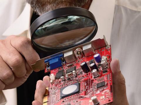 Használt laptop az üzlethez, informatikához és számításokhoz